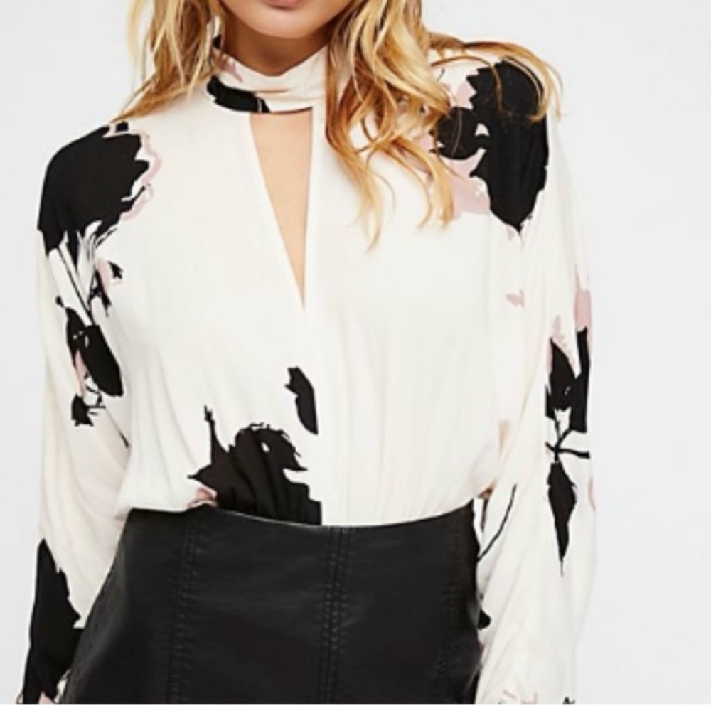 Free People Ivory, black and Mauve key hole Long sleeve drop shoulder top. Size